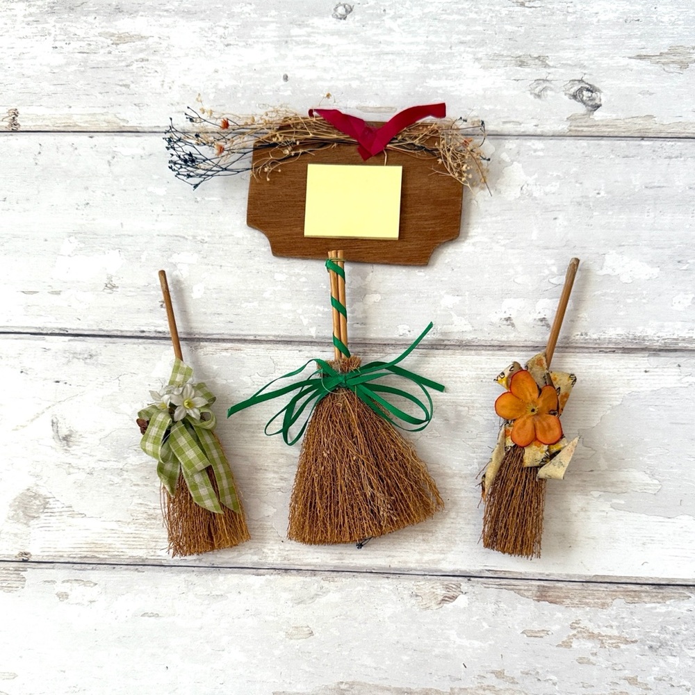 Vintage Cottagecore Grandmas Fridge Magnets Notepad & Sweep Brooms Dusters 4ct